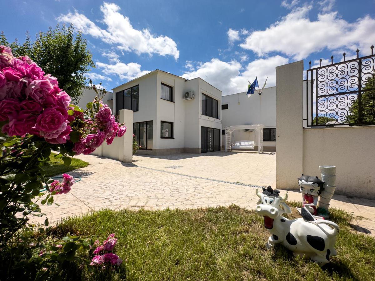 Avenue - Avenue 3*